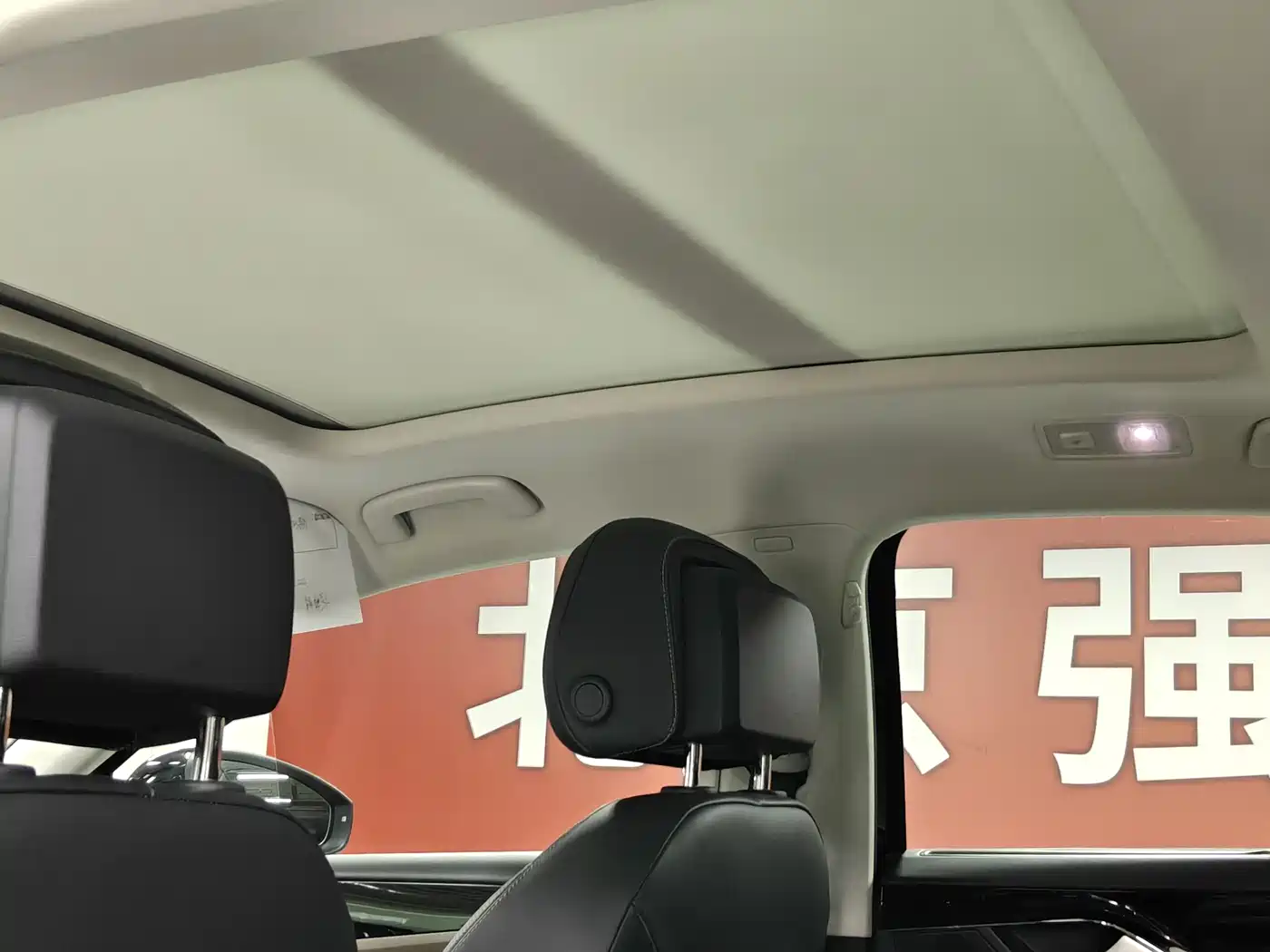 Volkswagen Passat 2019 330TSI Luxury Edition China VI фото 16