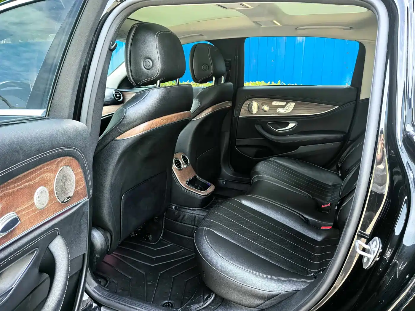 Mercedes-Benz E-Class 2022 E 300 L Luxury фото 6
