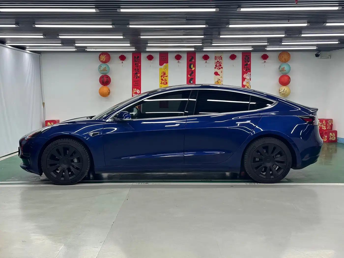 TESLA MODEL 3