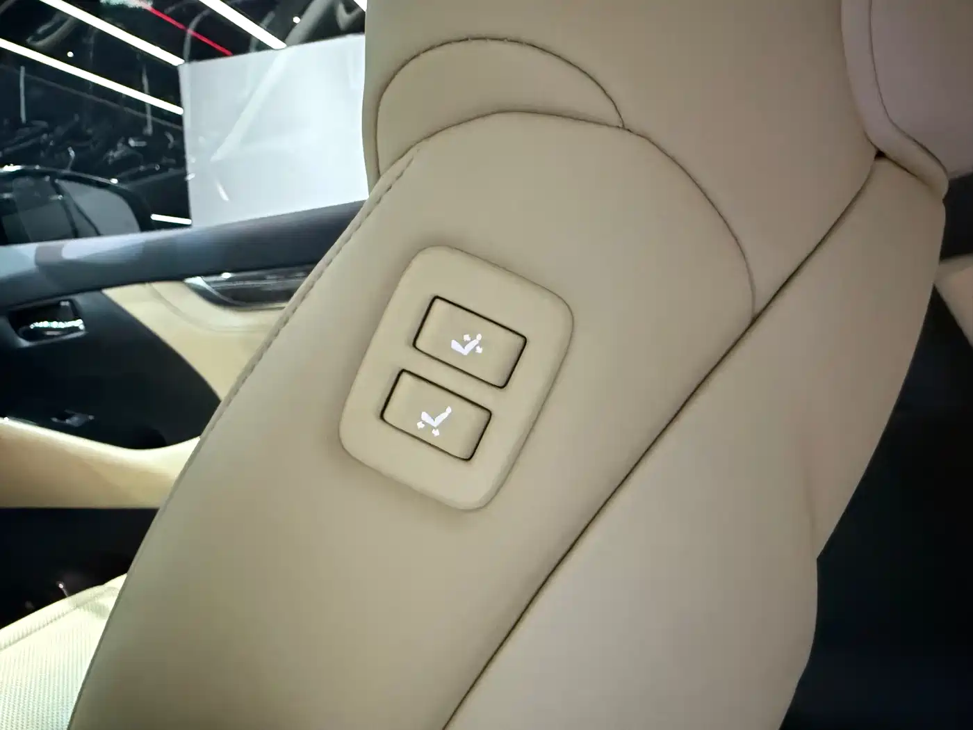 Toyota Vellfire 2021 Crown Hybrid 2.5L HV Premium Edition фото 11