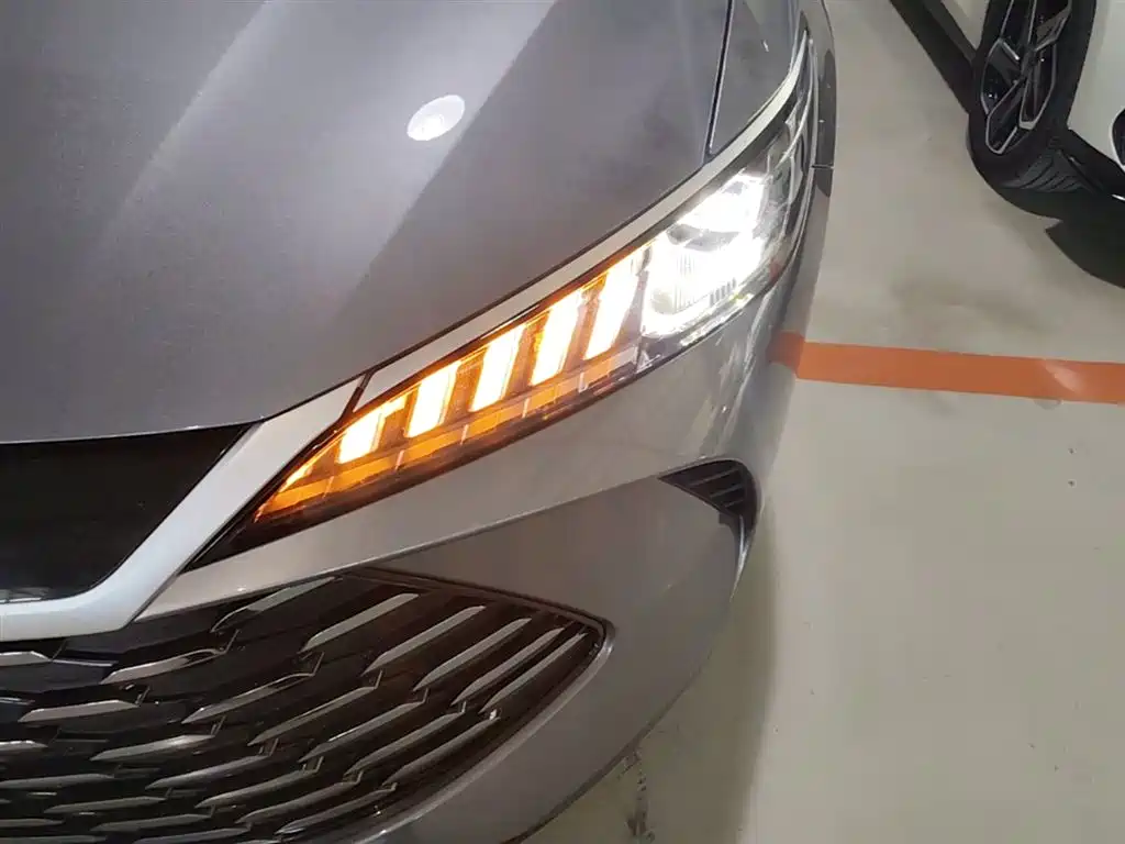 BYD Qin PLUS 2025 DM-i Smart Drive 55KM Leader фото 24
