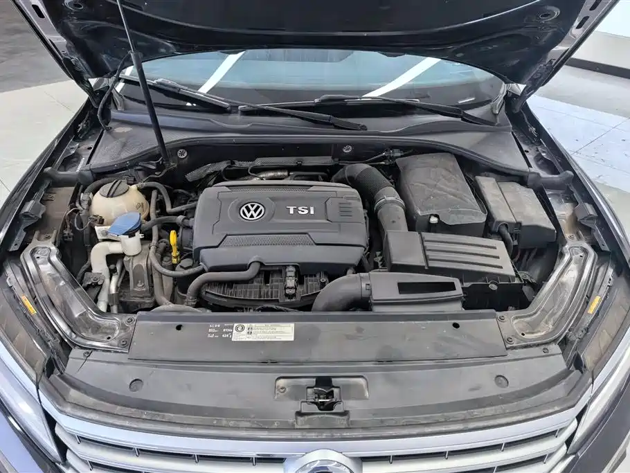 Volkswagen Passat 2016 330TSI DSG Honor Edition фото 10