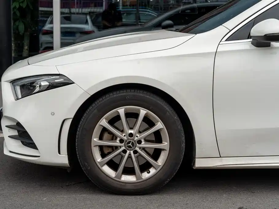 Mercedes-Benz A-Class 2021 A 200 L Sport Sedan Fashion Edition фото 6