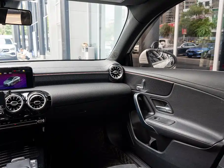 Mercedes-Benz A-Class 2021 A 200 L Sport Sedan Fashion Edition фото 18