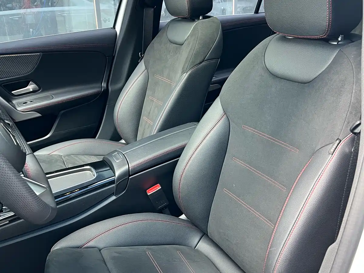 Mercedes-Benz A-Class 2024 A 200 L Fashion Edition фото 10