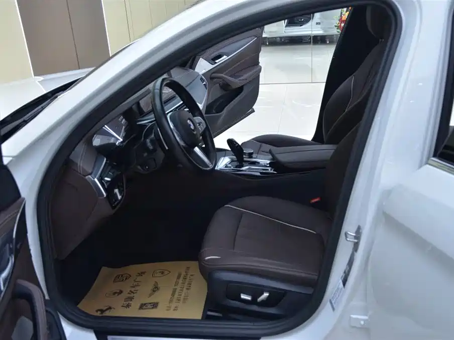 BMW 5 Series 2023 530Li Leading M Sport Package фото 4