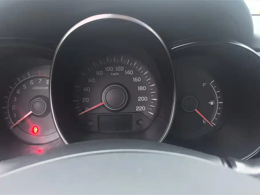 Kia K2 2015 Hatchback 1.4L AT GLS фото 14