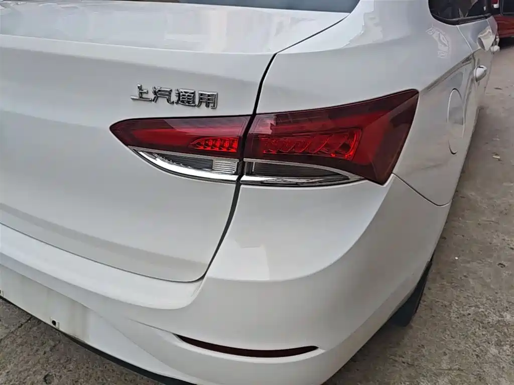Buick Excelle 2021 Exemplar 1.5L Auto Progressive фото 8