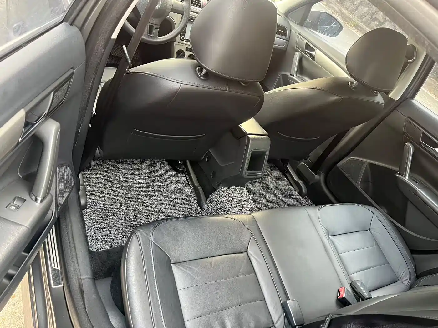 Volkswagen Lavida 2013 Facelift Classic 1.6L Automatic Comfort фото 7