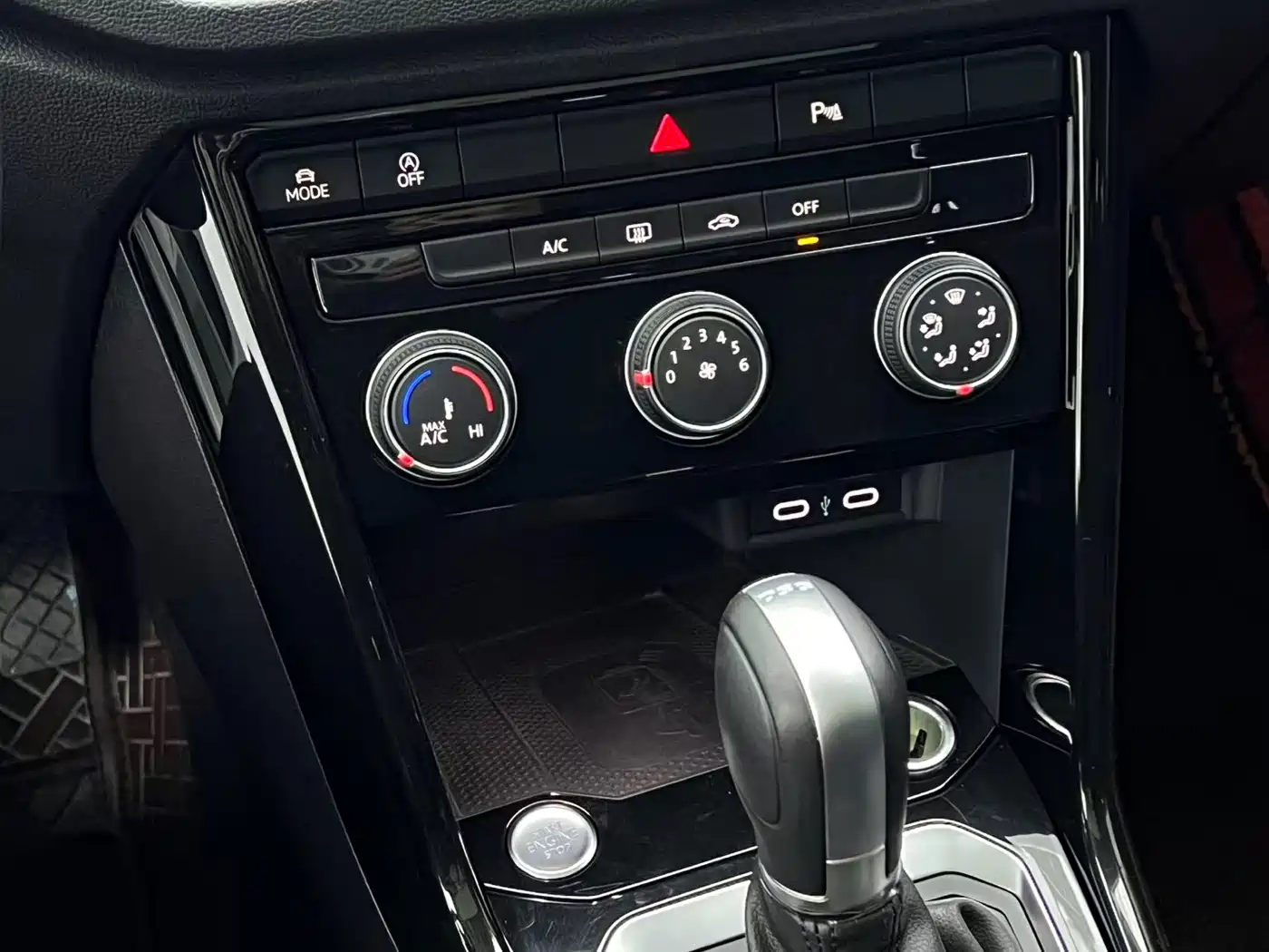 Volkswagen T-ROC 2022 280TSI DSG 2WD Comfort PLUS фото 15