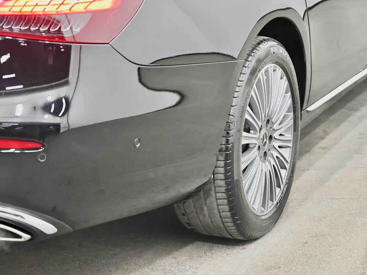 Mercedes-Benz E-Class 2022 E 300 L Fashion фото 32