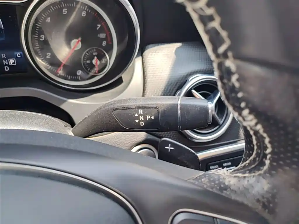 Mercedes-Benz GLA 2017 GLA 200 Dynamic фото 14