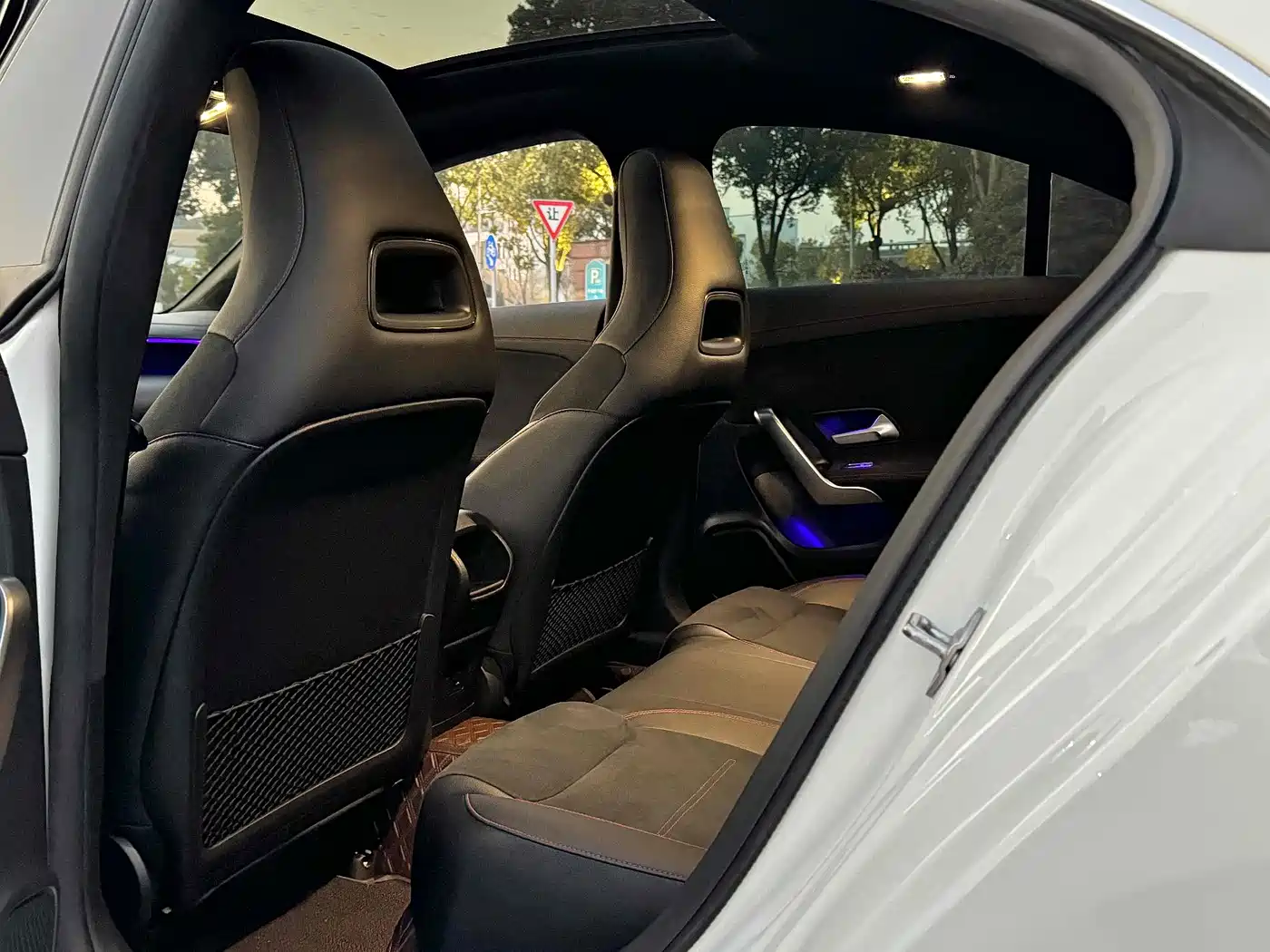 Mercedes-Benz CLA (Import) 2022 CLA 200 фото 7