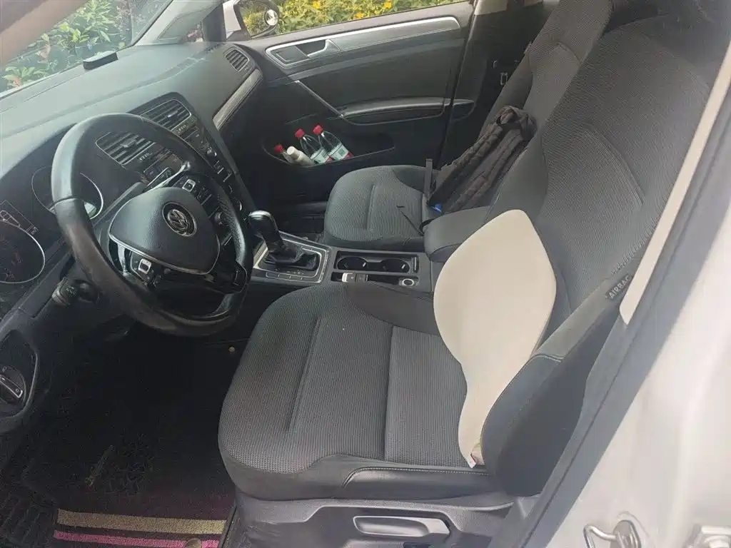 Volkswagen Golf 2018 1.6L Automatic Comfort фото 11