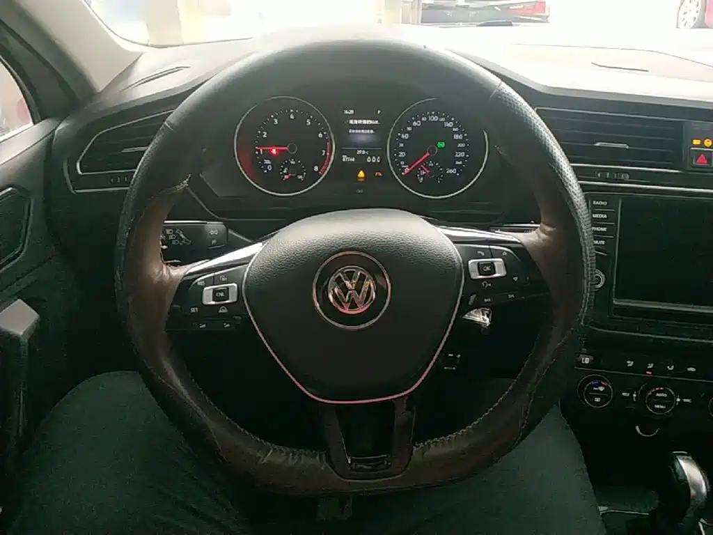 Фото 11 - Volkswagen Tiguan
