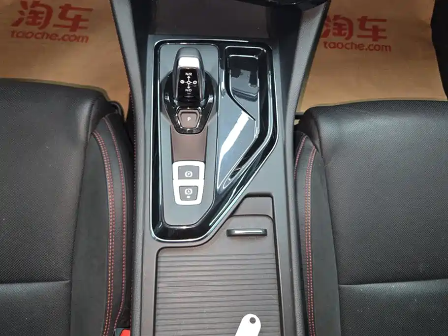 Lynk & Co 02 2018 1.5T DCT 2WD Power Edition China V фото 16
