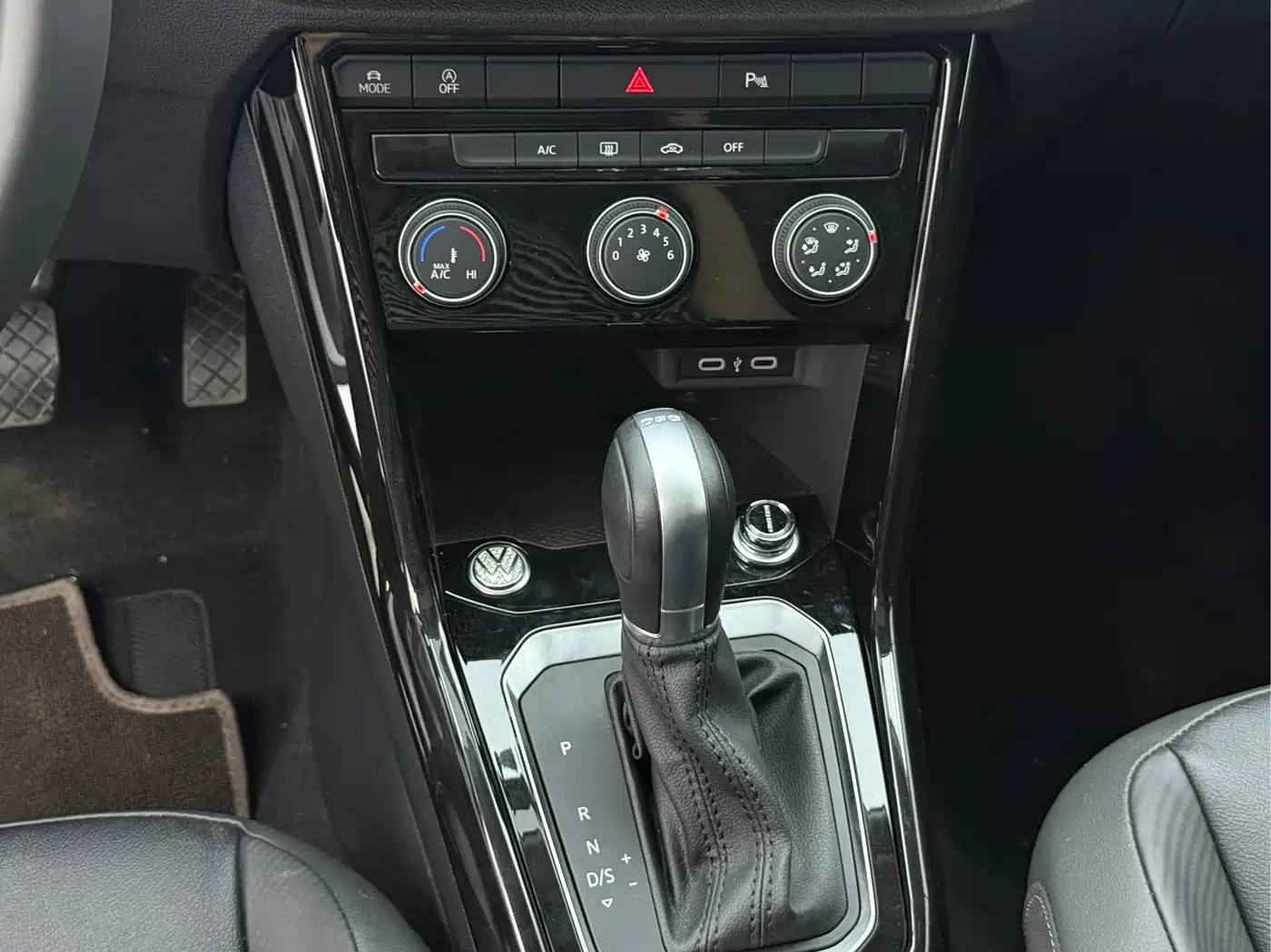 Volkswagen T-ROC 2022 280TSI DSG 2WD Comfort PLUS фото 16