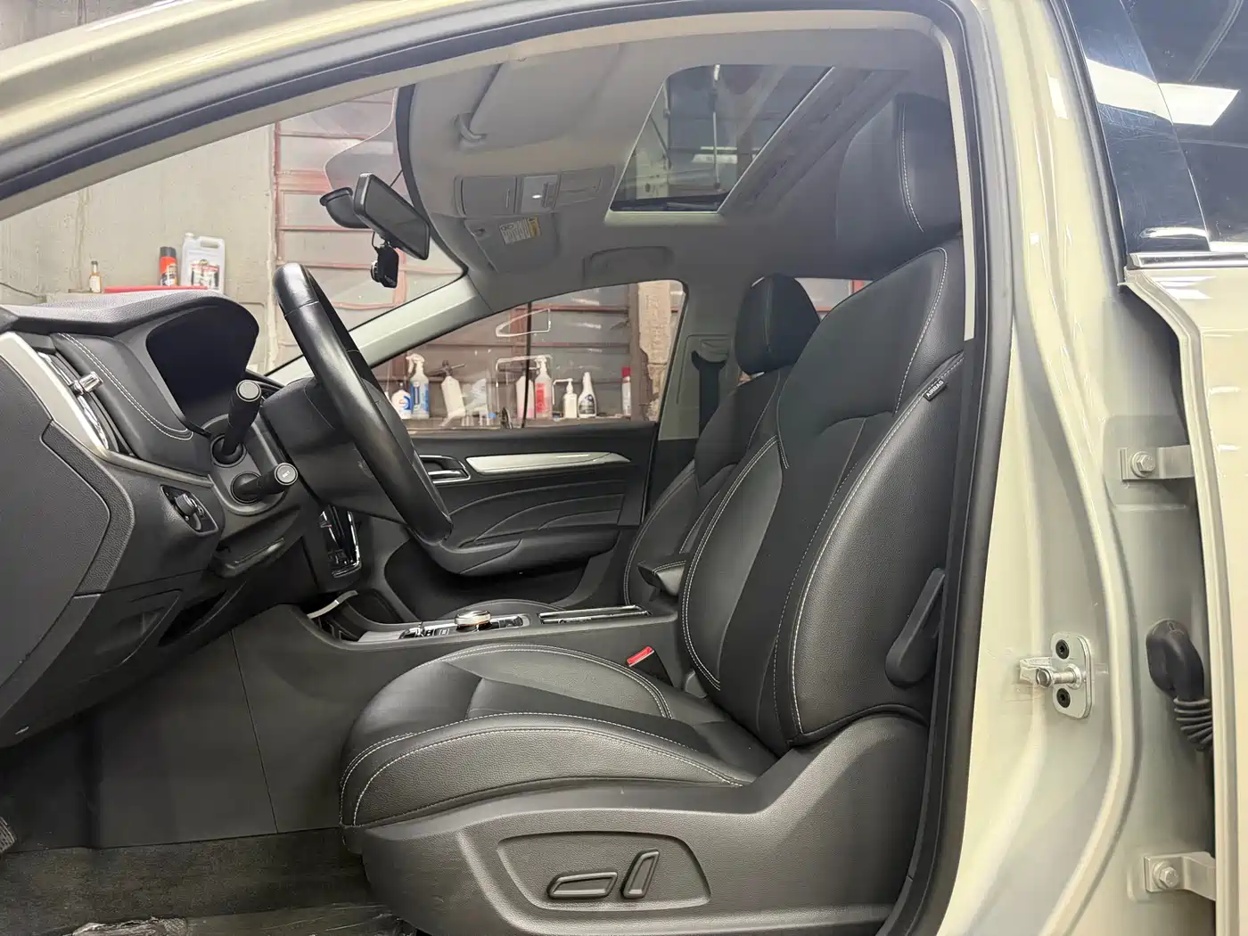 Roewe i6 New Energy 2018 2017 45T Hybrid Connected Smart Enjoyment Edition