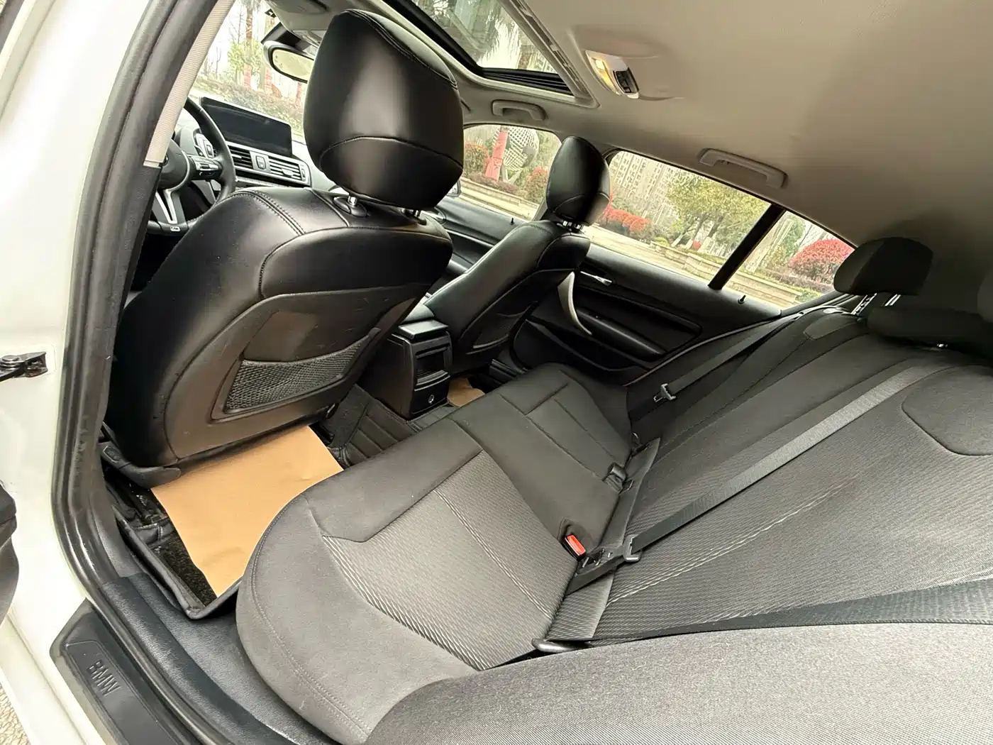BMW 1 Series (Import) 2015 118i Leading фото 7