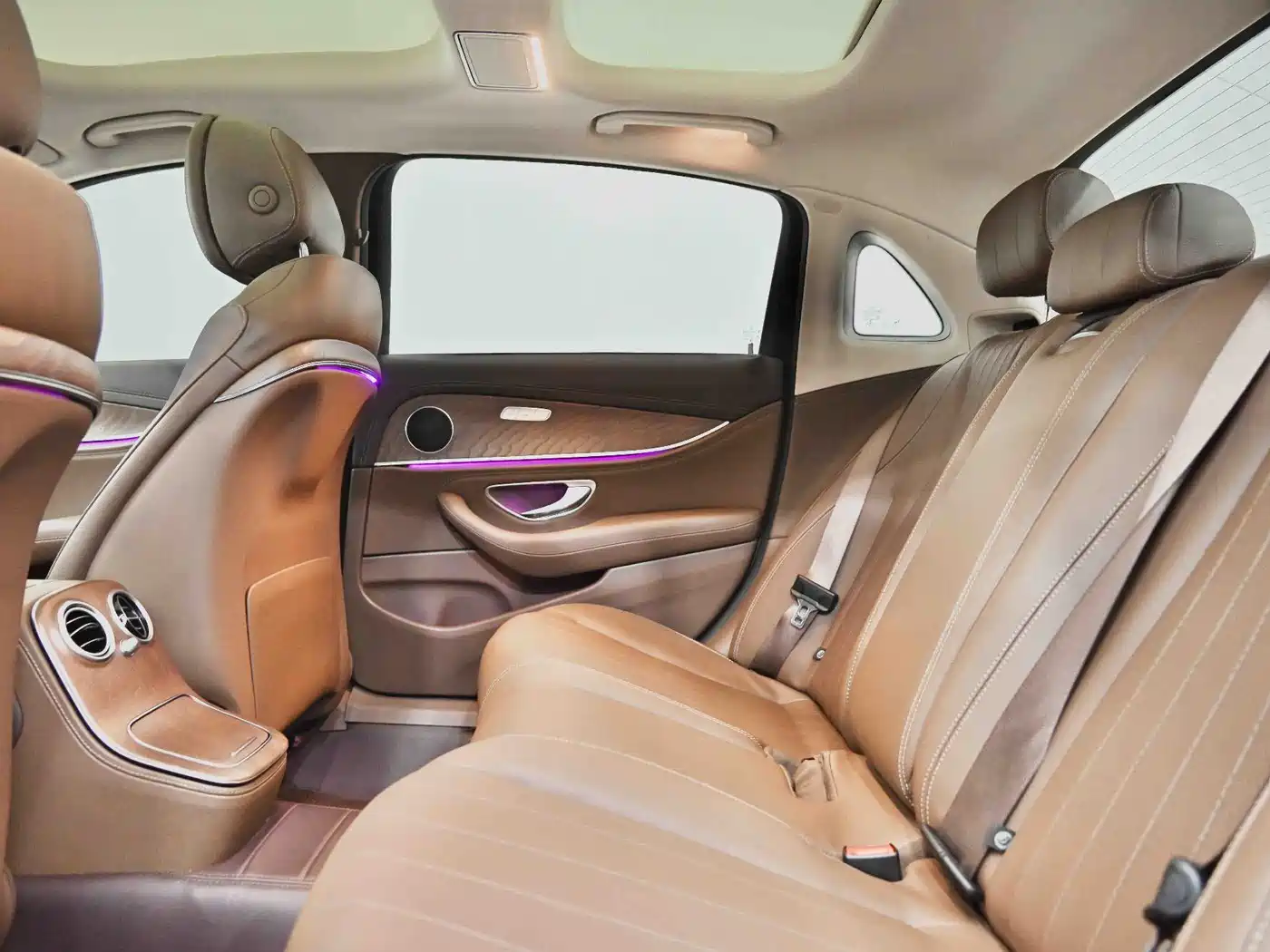 Mercedes-Benz E-Class 2022 E 300 L Fashion фото 19