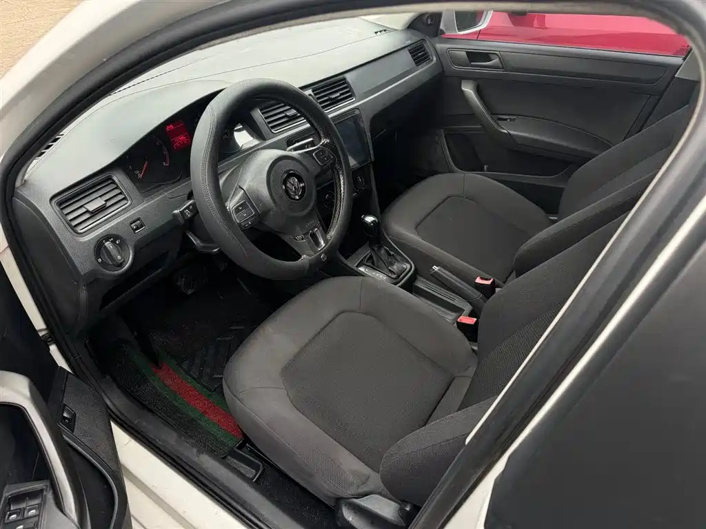 Volkswagen Santana 2015 1.6L Automatic Comfort Edition фото 10