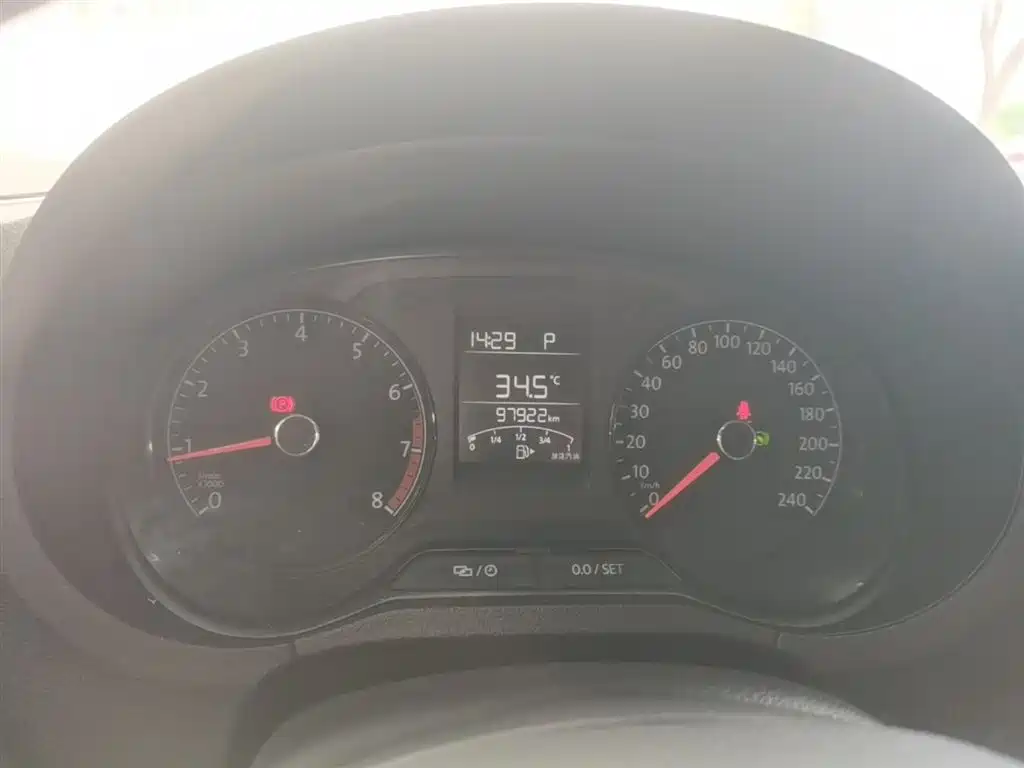Volkswagen Polo 2016 1.4L Automatic Trend фото 12