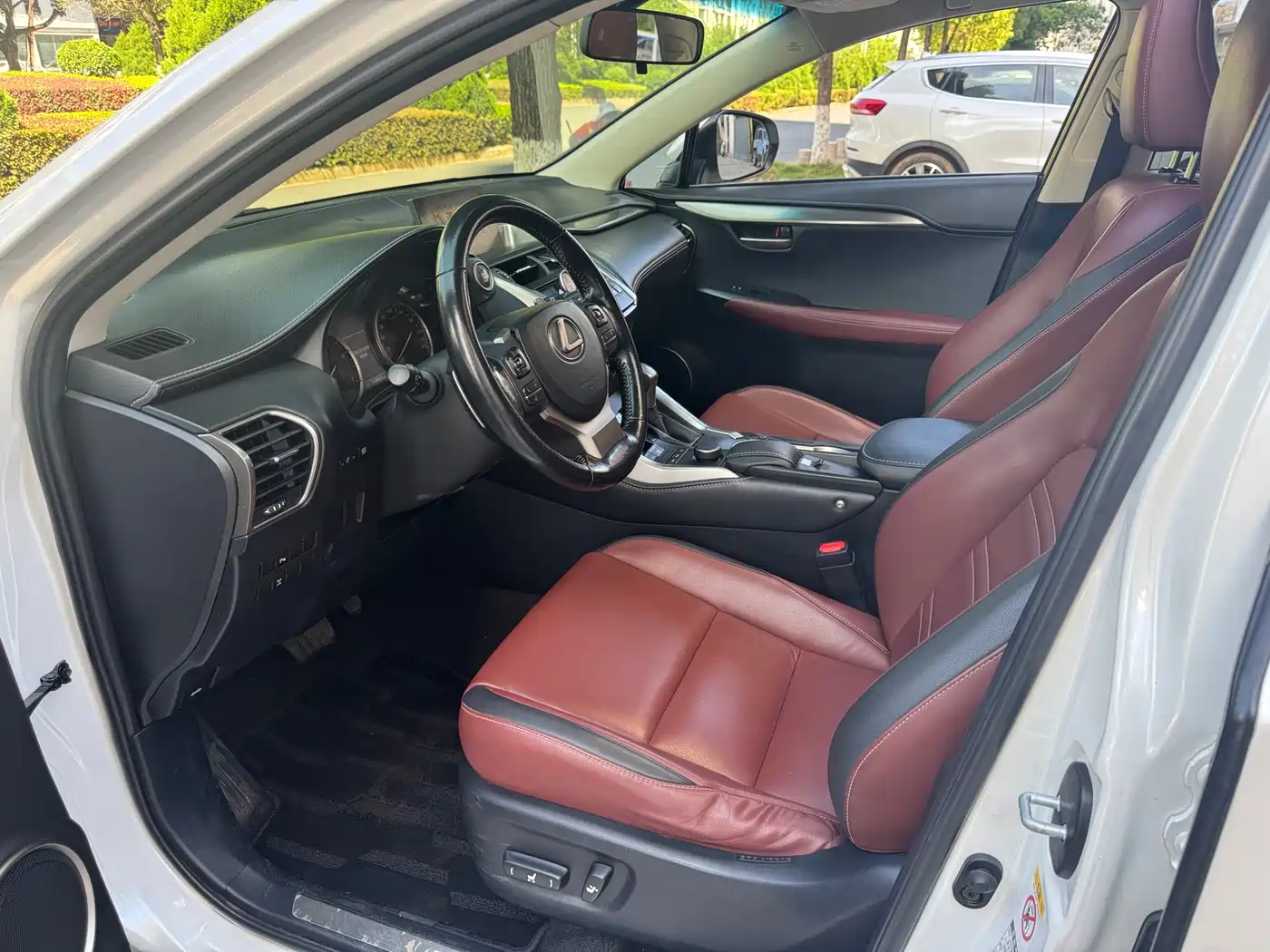 Lexus NX 2015 200t AWD F Sport фото 6