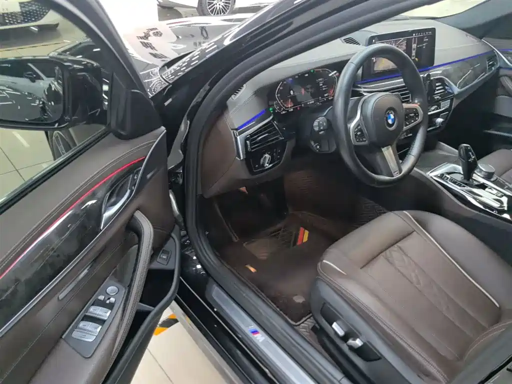BMW 5-SERIES