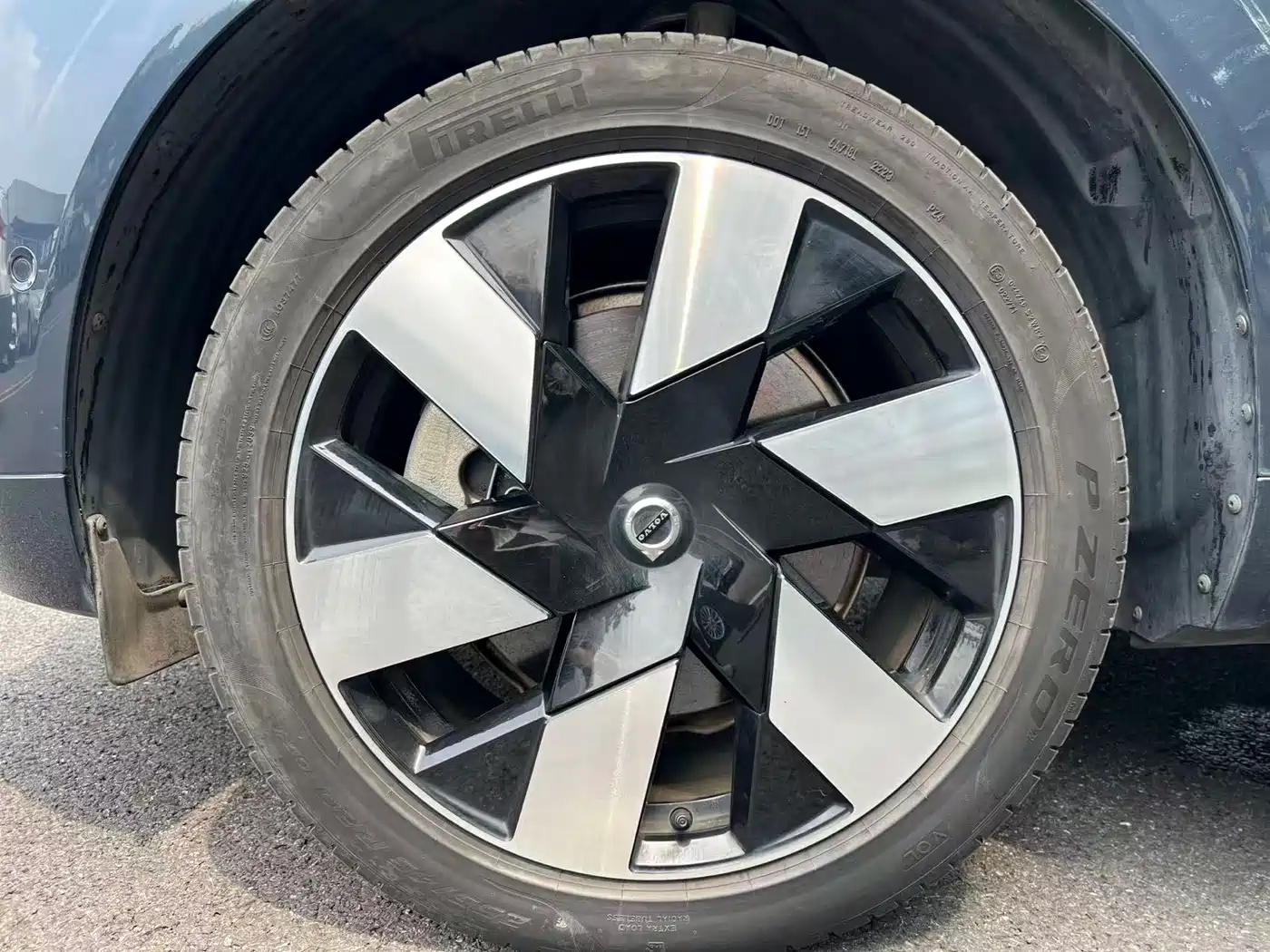 VOLVO XC60 PLUG-IN HYBRID