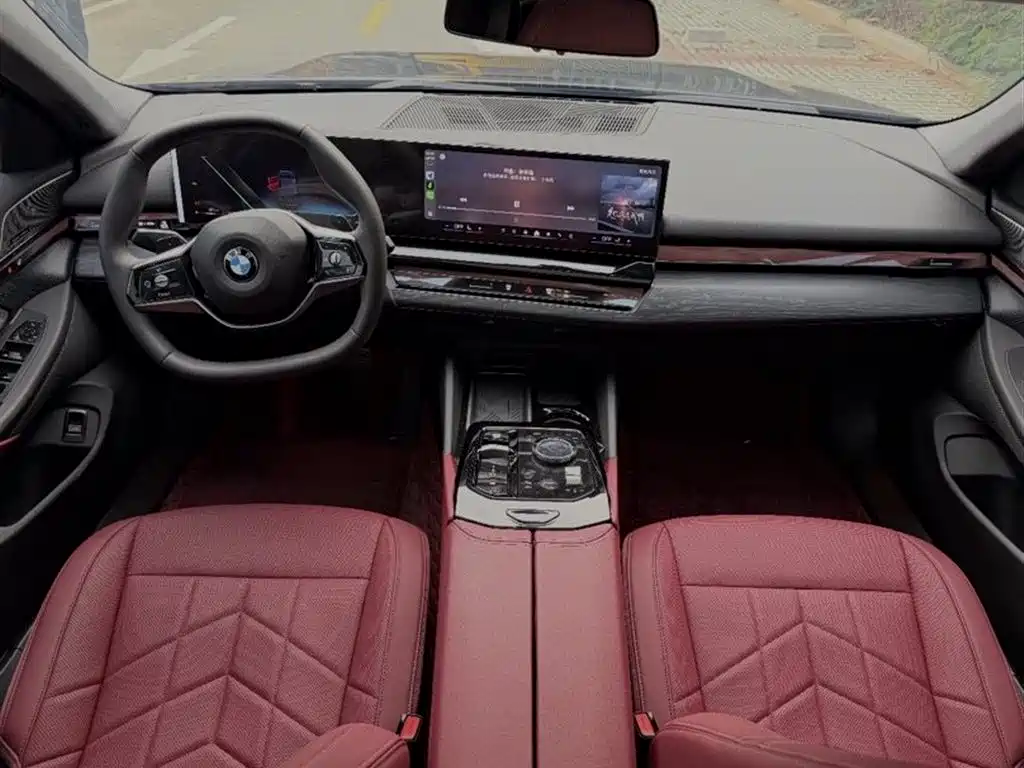 BMW 5 Series 2026 530Li Leading Luxury Package фото 5