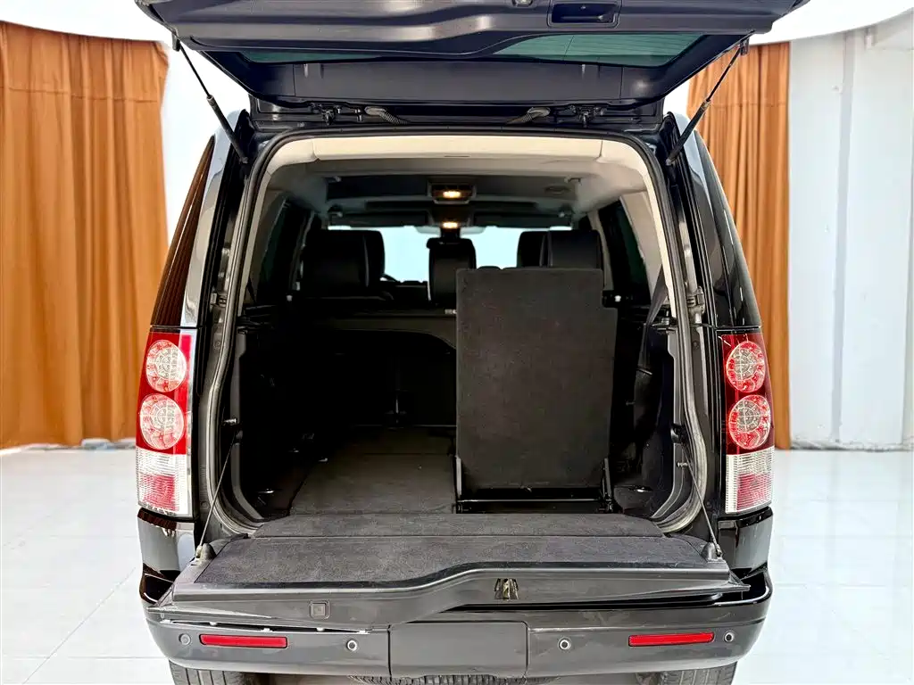 Land Rover Discovery 2015 3.0 SDV6 HSE Diesel фото 16