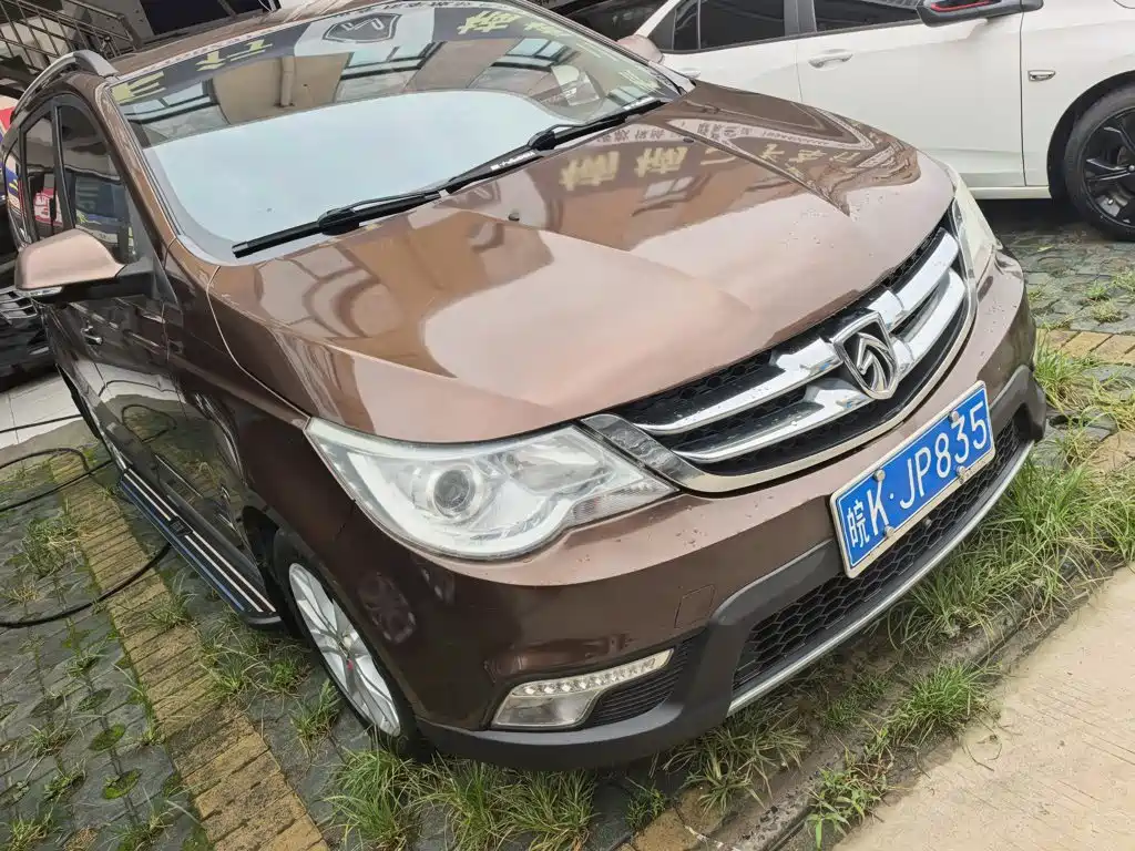 Baojun 730 2015 2014 1.5L Manual Luxury 7-seater