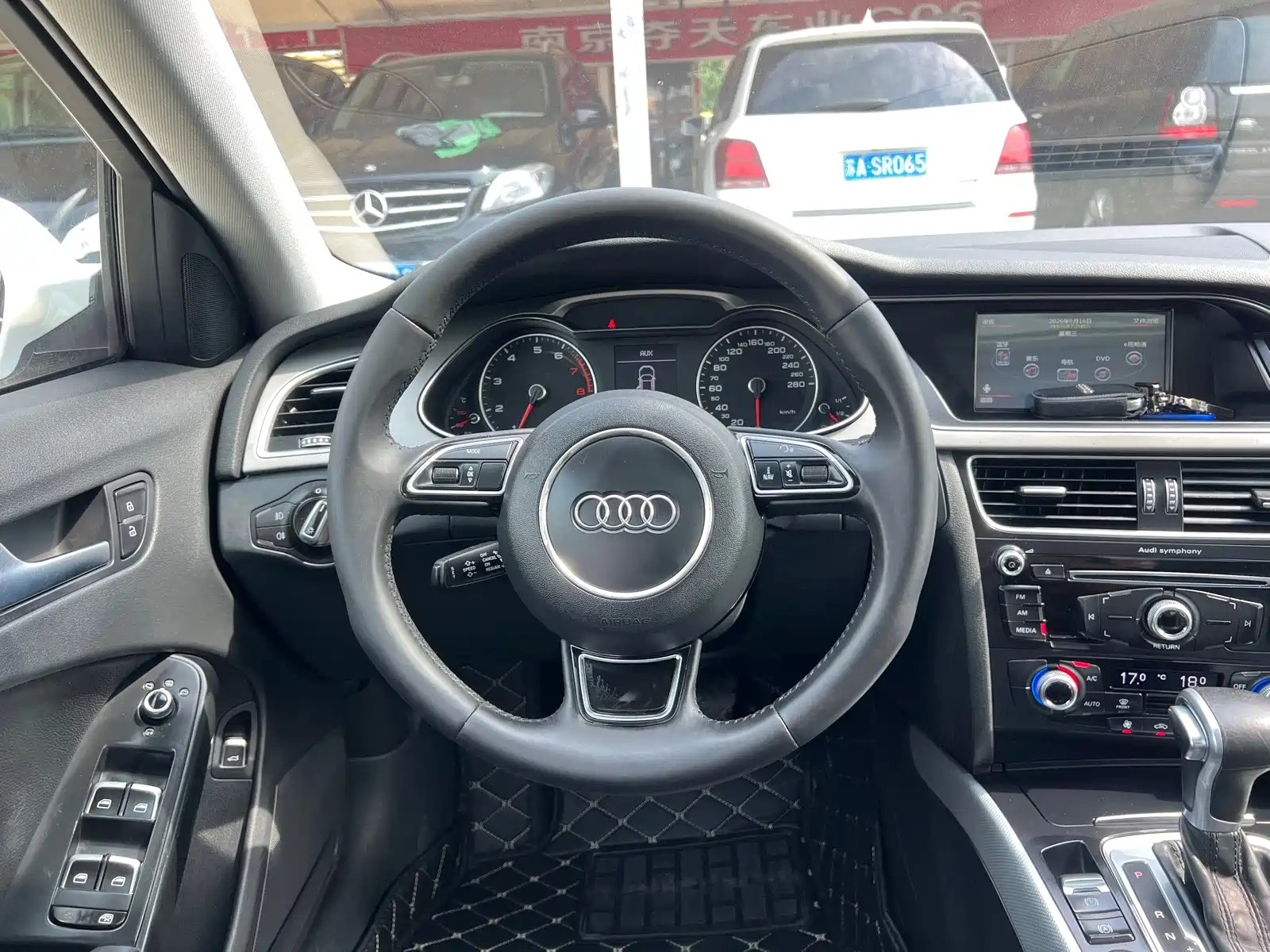 Фото 14 - Audi A4L