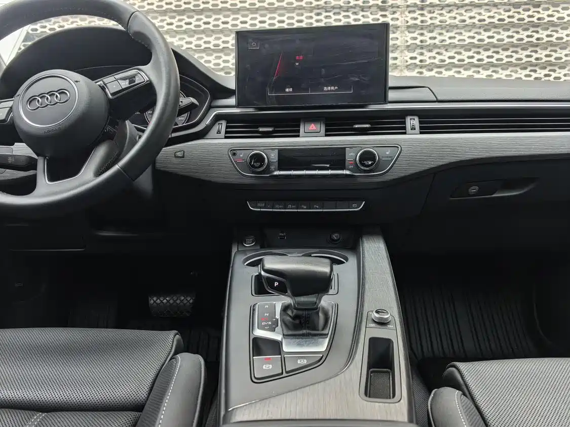 Audi A4L 2020 40 TFSI Luxury Dynamic фото 9