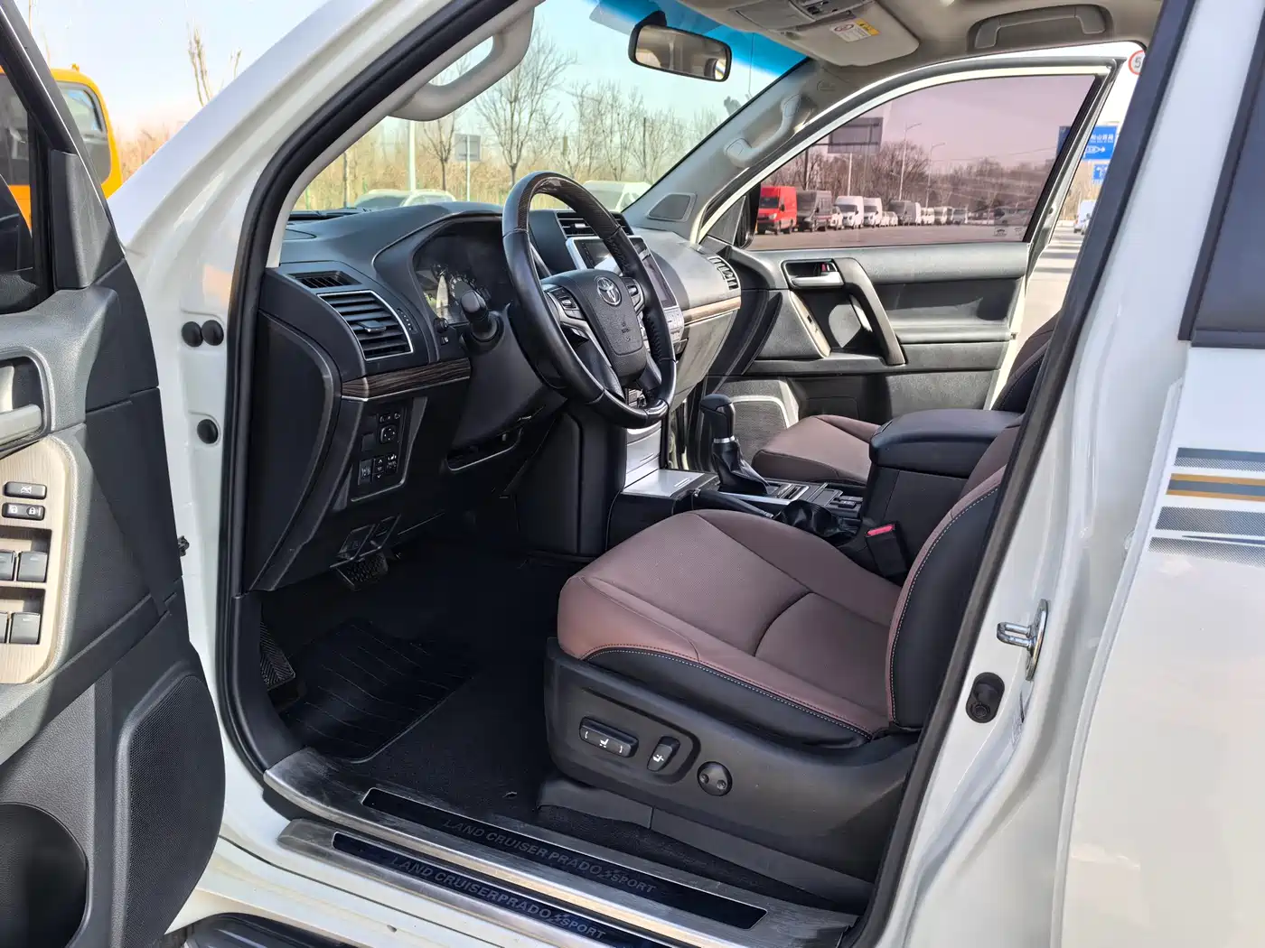 Toyota Prado 2018 3.5L Auto TX-L фото 4