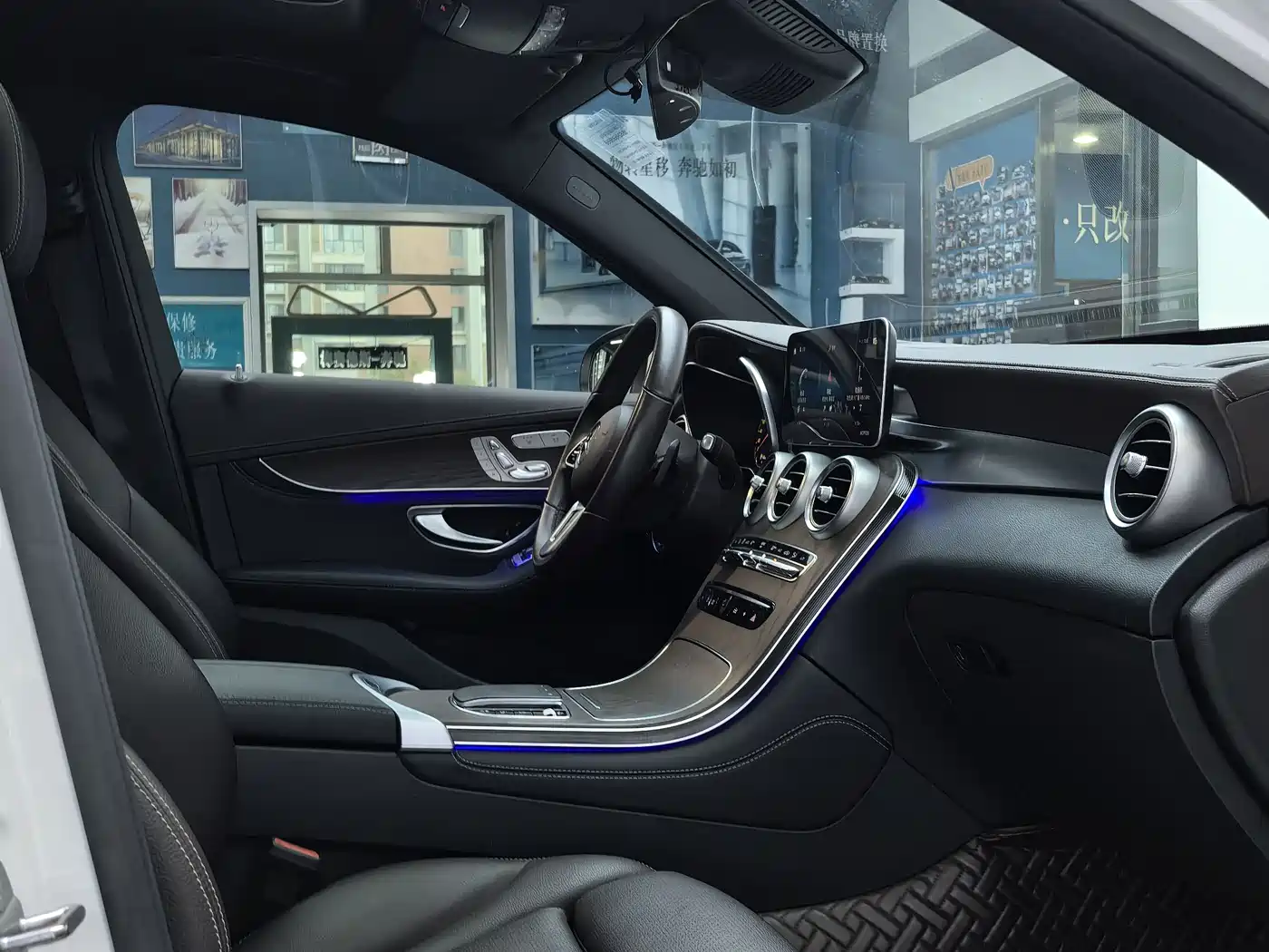 Mercedes-Benz GLC 2020 Facelift GLC 300 L 4MATIC Dynamic фото 15