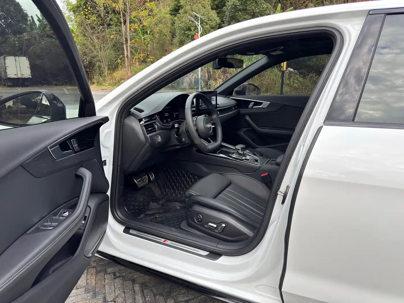 Audi A4L 2024 40 TFSI Luxury Dynamic фото 16