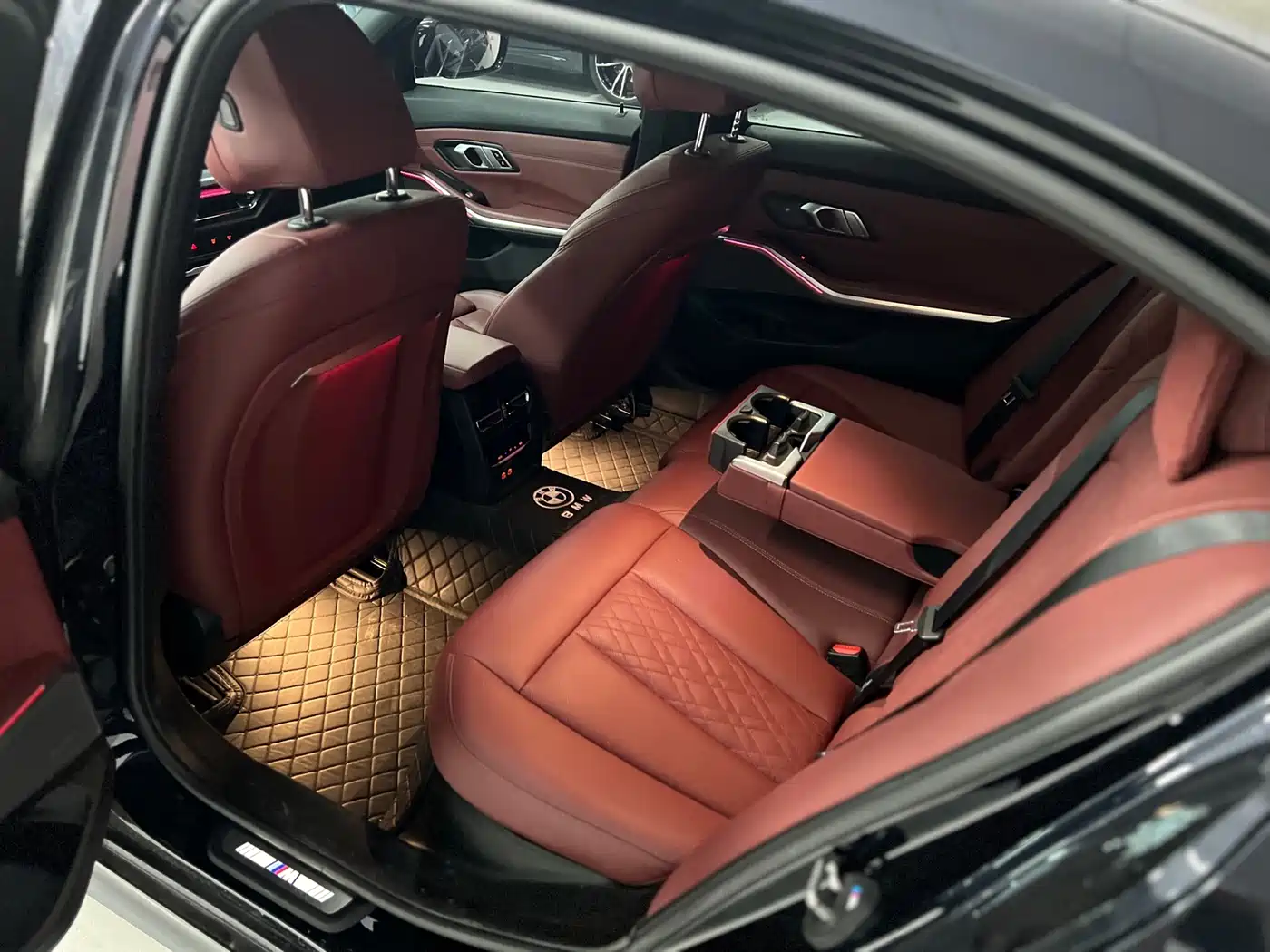 BMW 3 Series 2025 330Li Premium M Sport Night Edition фото 5