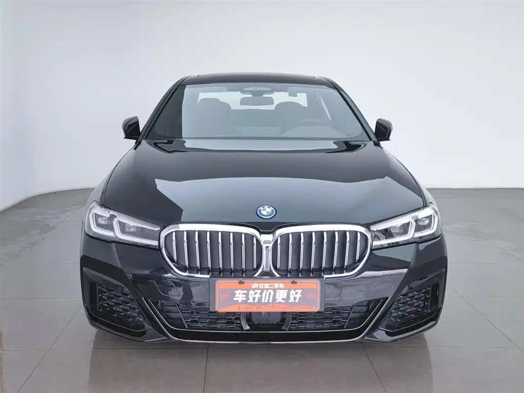 BMW 5 Series New Energy 2022 535Le Pioneer M Sport Package фото 3