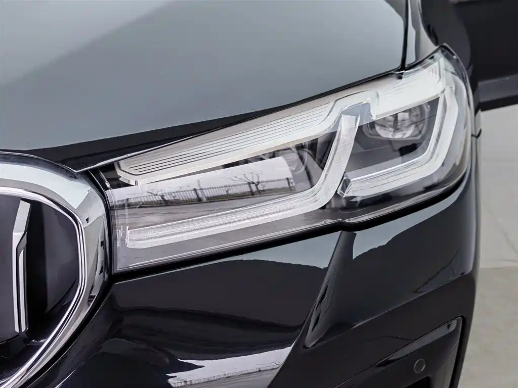 BMW 5 Series New Energy 2022 535Le Pioneer M Sport Package фото 7