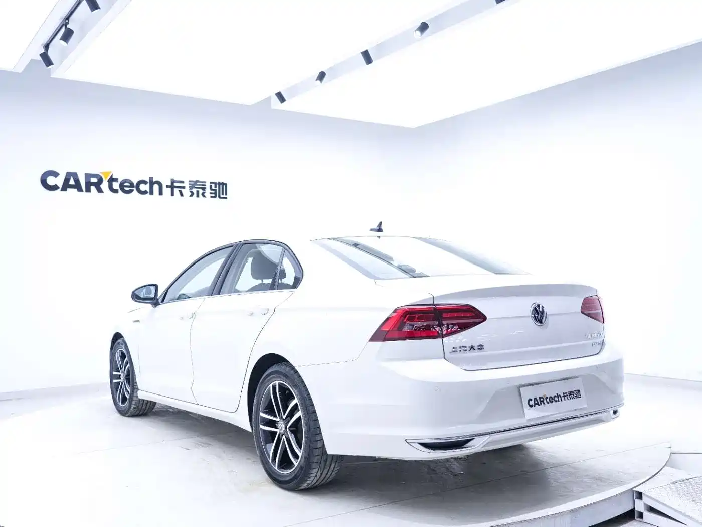 Volkswagen Lamando 2021 Facelift 280TSI DSG Comfort Edition фото 16