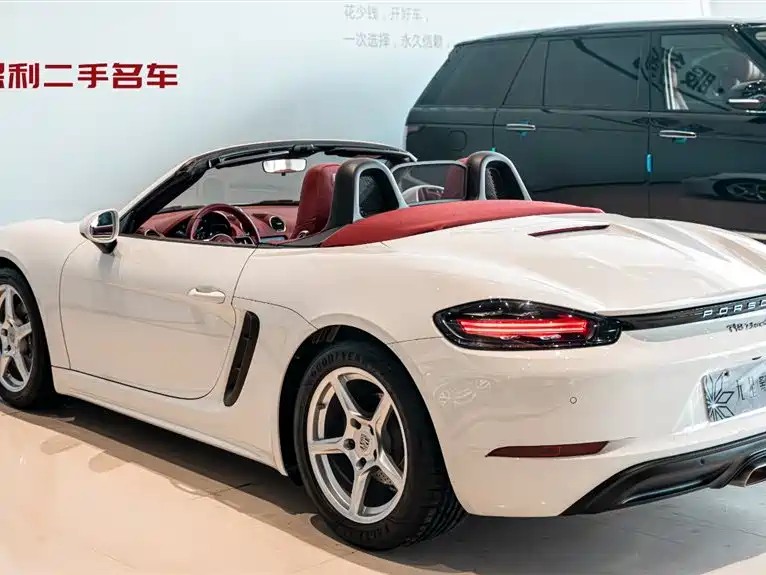 PORSCHE 718