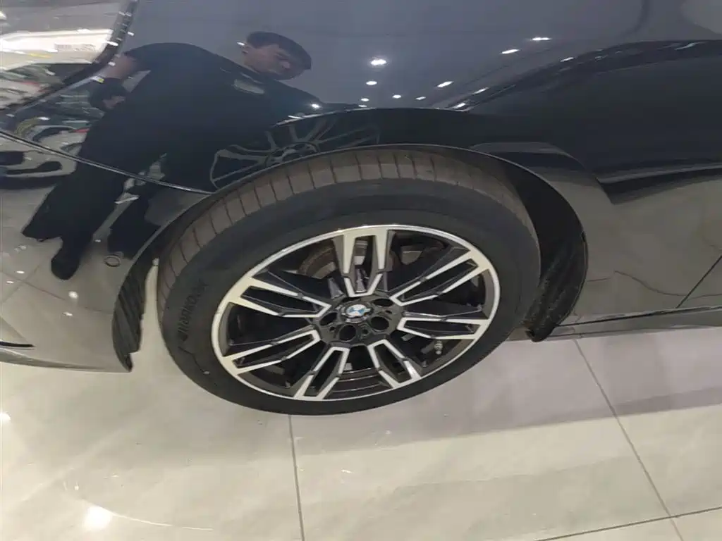 BMW 5 Series 2024 525Li M Sport Package фото 23