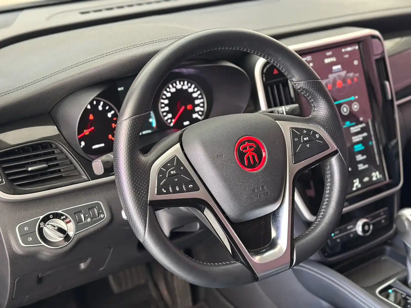 BYD Song MAX 2017 1.5T Auto Smart Elite 7-Seater фото 5