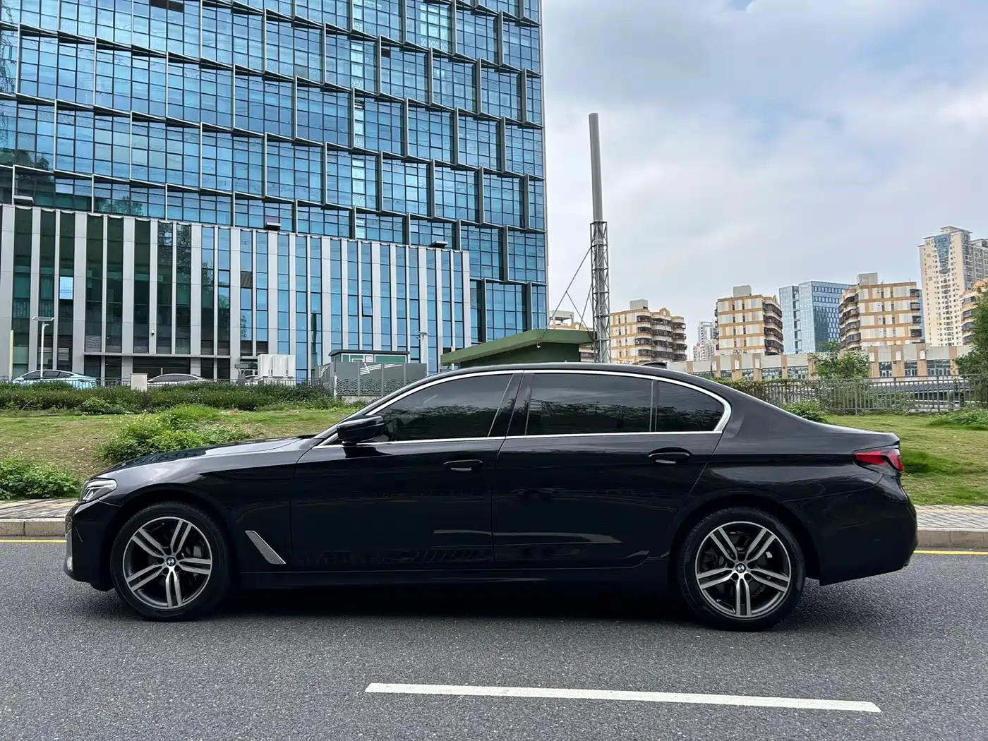 BMW 5 Series 2022 Facelift 530Li Leading Luxury Package фото 4