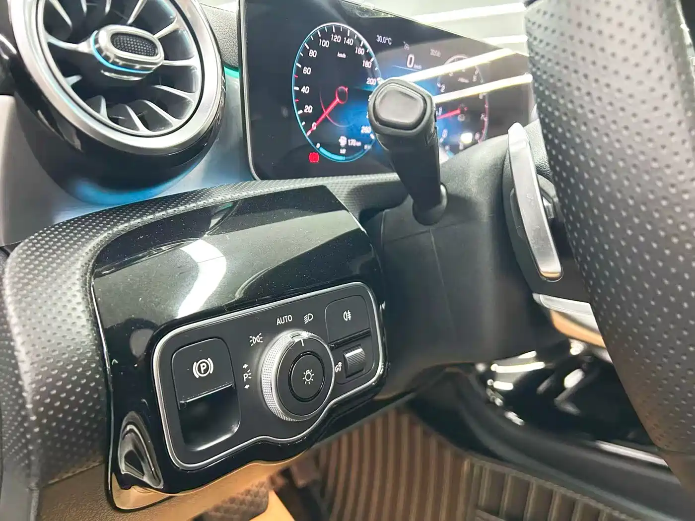 Mercedes-Benz A-Class 2019 A 200 L Sport Sedane Pioneer Special Edition фото 11