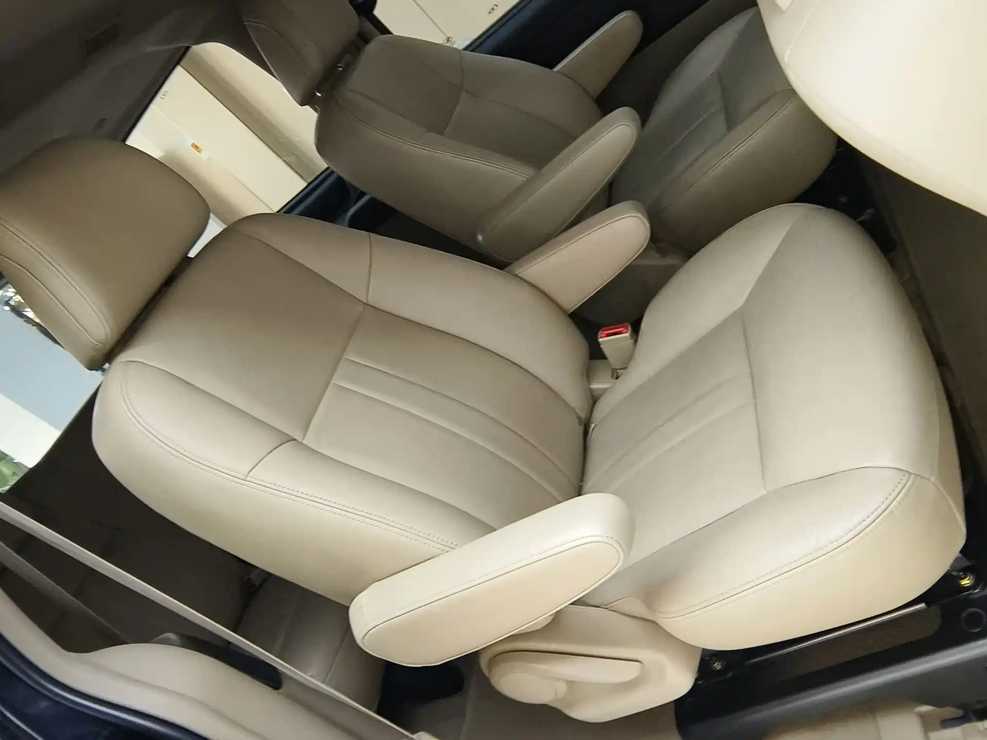Photo 14 - Buick GL8