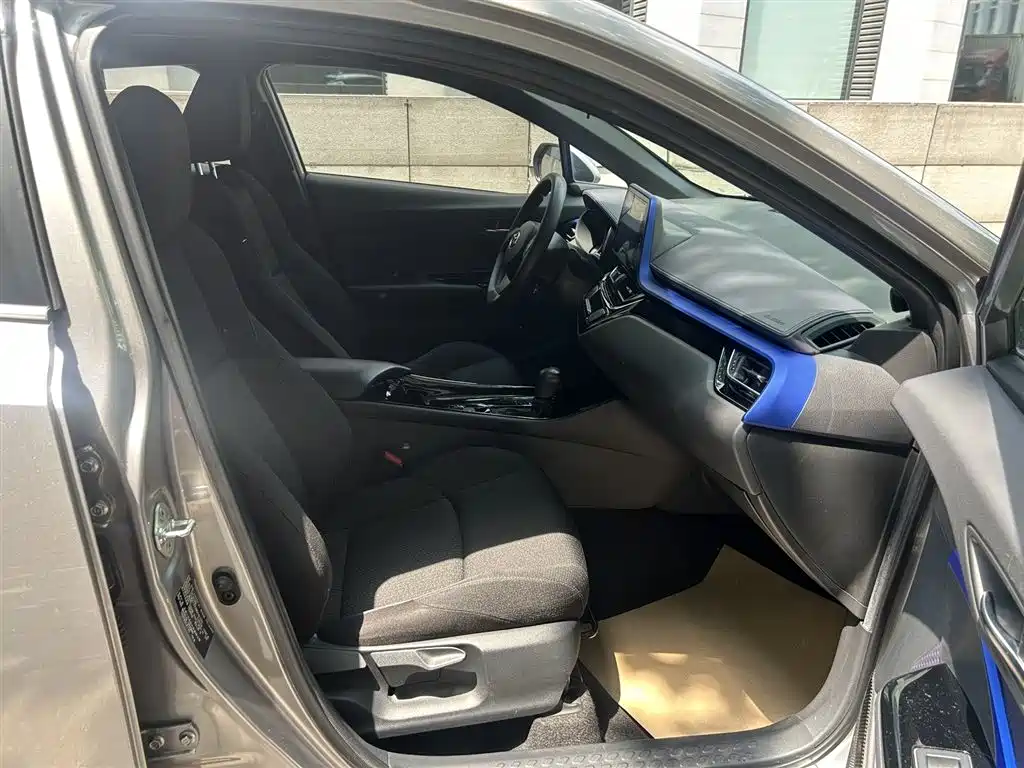 Toyota IZOA 2020 2.0L Yi Xiang Edition фото 14