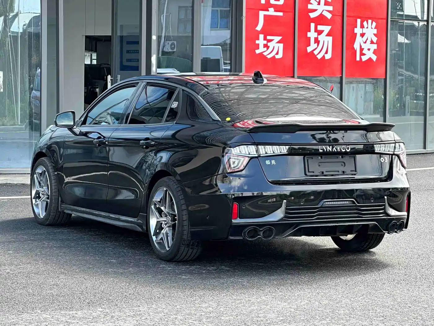 Lynk & Co 03 2022 03+ 2.0TD Auto Wind Rider Edition фото 2