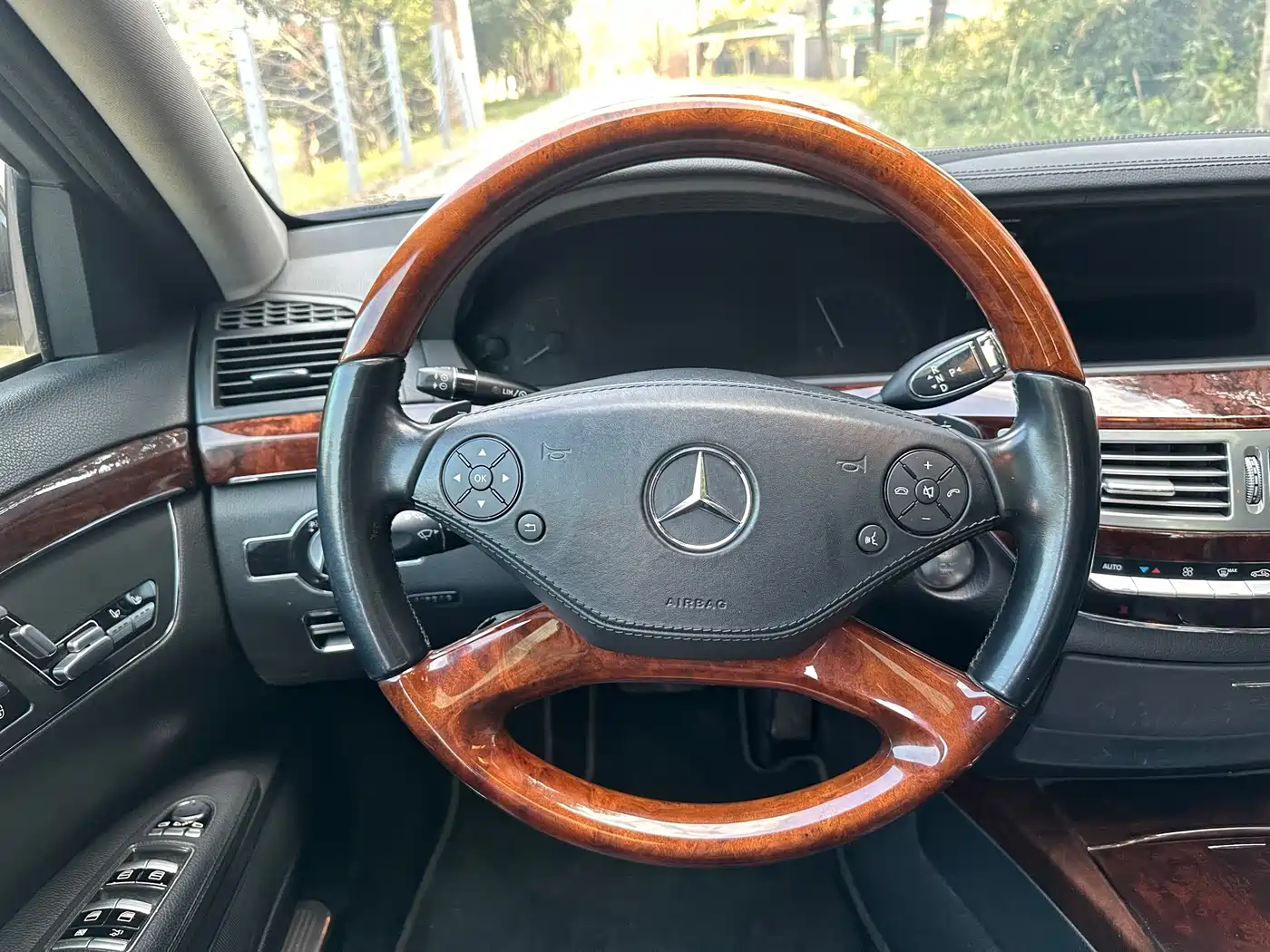 Mercedes-Benz S-Class 2012 S 300 L Premium Grand Edition фото 7